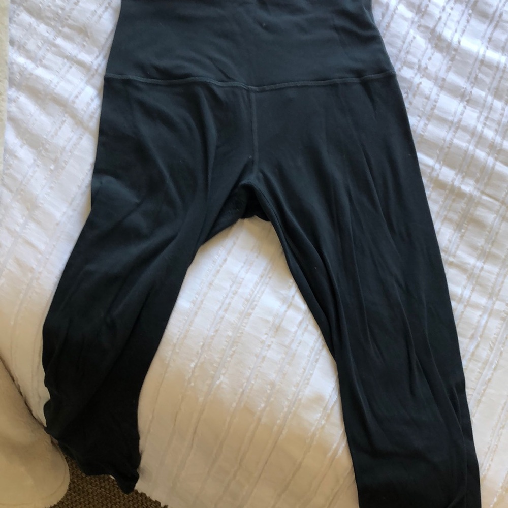 Dark grey lulu aligns size 6